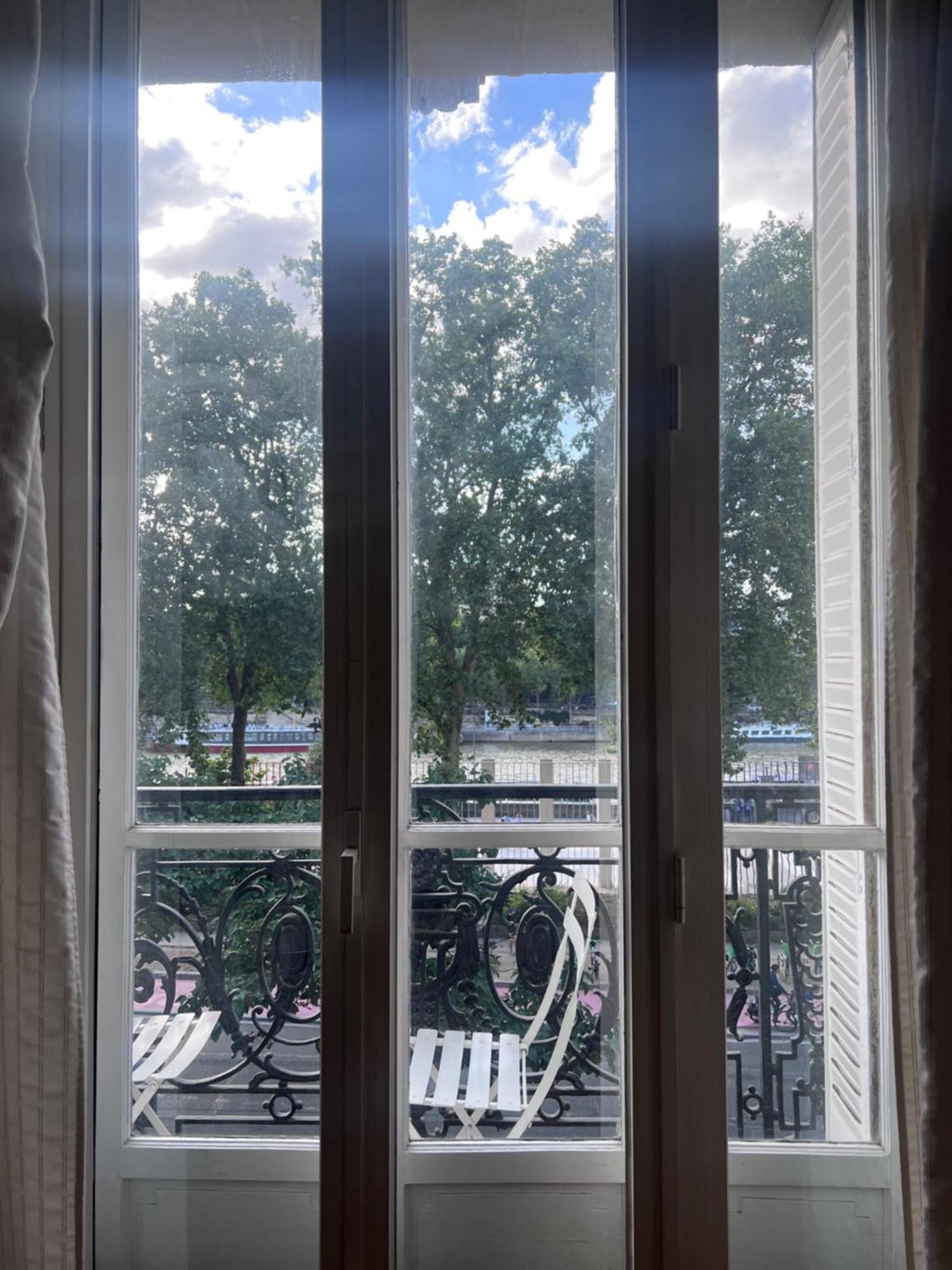 Apartmán Eiffel Edge Escape 30 M From Eiffel Tower Paříž Exteriér fotografie