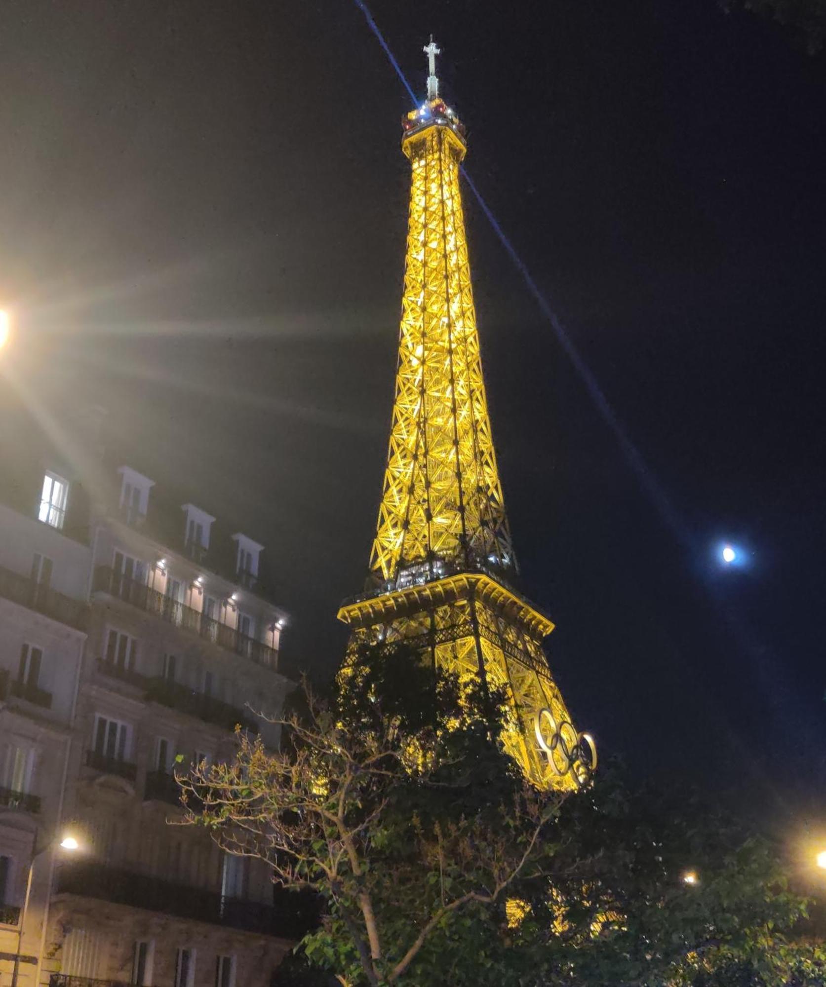 Apartmán Eiffel Edge Escape 30 M From Eiffel Tower Paříž Exteriér fotografie